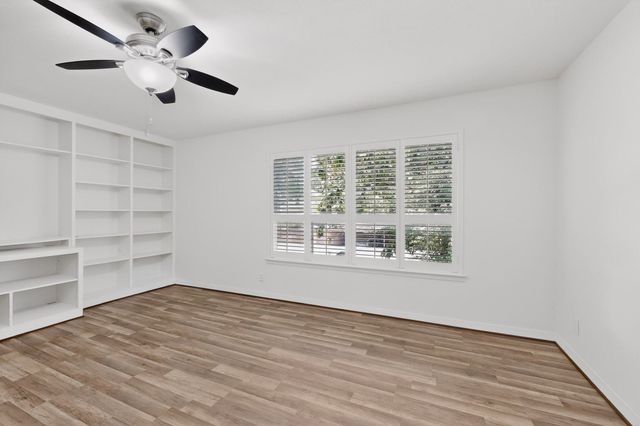 7506 W Northwest Highway 8, Dallas, TX 75225