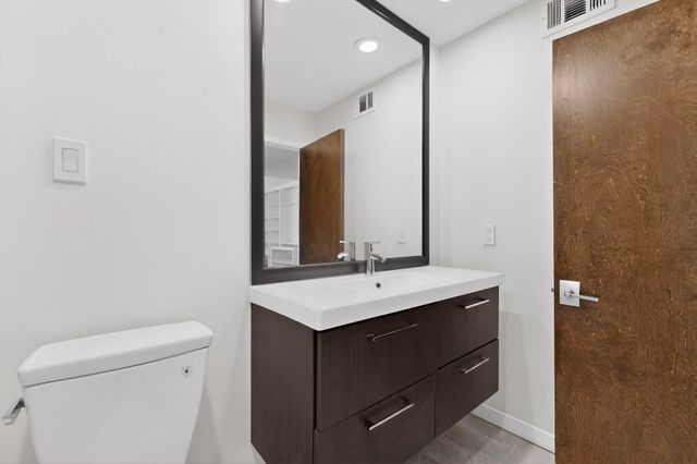 7506 W Northwest Highway 8, Dallas, TX 75225