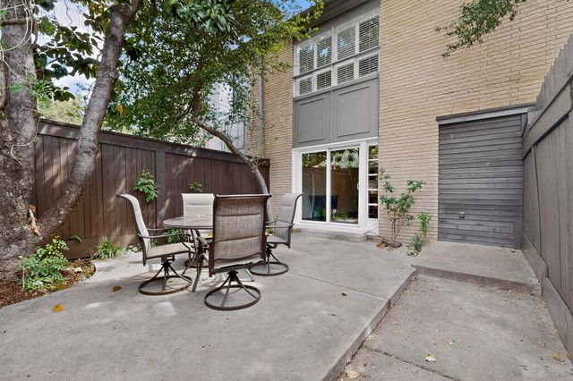 7506 W Northwest Highway 8, Dallas, TX 75225