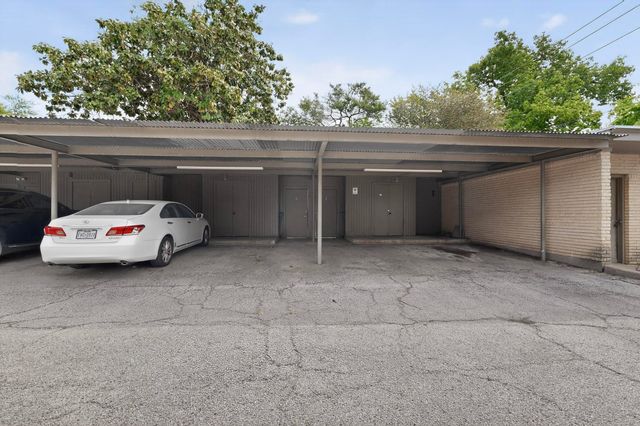 7506 W Northwest Highway 8, Dallas, TX 75225