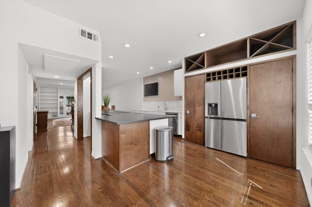 7506 W Northwest Highway 8, Dallas, TX 75225