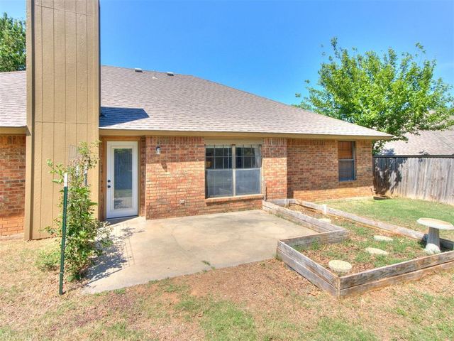 20566 Ember Lane, Harrah, OK 73045
