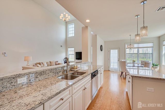 15 Potter Road, Hillsborough, NJ 08844