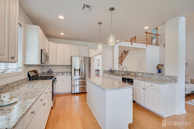 15 Potter Road, Hillsborough, NJ 08844