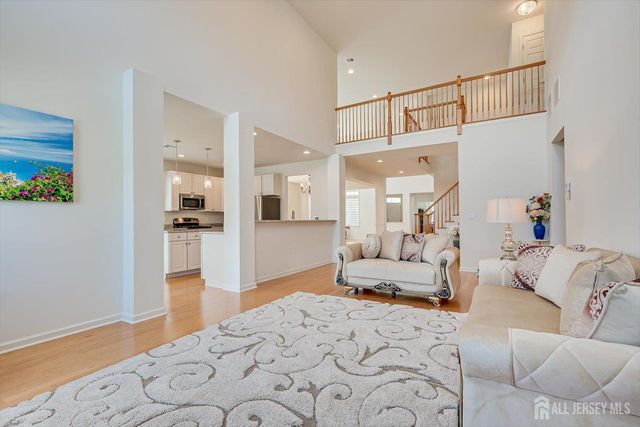 15 Potter Road, Hillsborough, NJ 08844