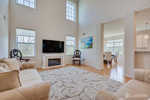 15 Potter Road, Hillsborough, NJ 08844
