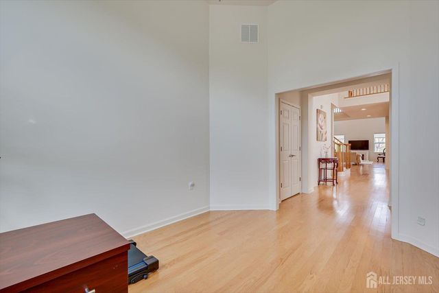 15 Potter Road, Hillsborough, NJ 08844