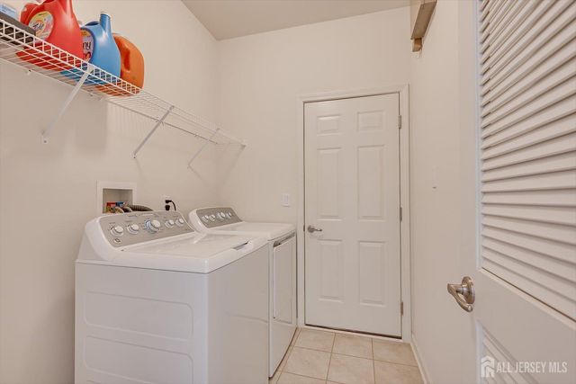 15 Potter Road, Hillsborough, NJ 08844