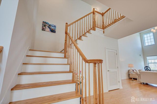 15 Potter Road, Hillsborough, NJ 08844