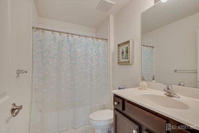 15 Potter Road, Hillsborough, NJ 08844
