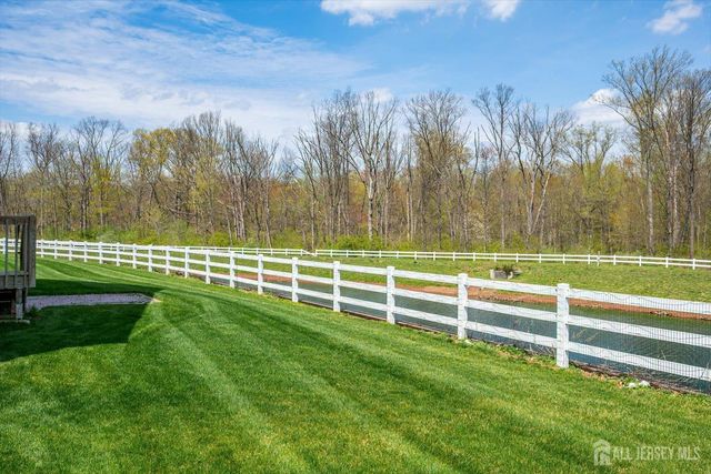 15 Potter Road, Hillsborough, NJ 08844