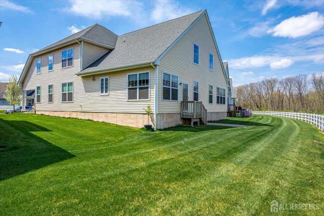15 Potter Road, Hillsborough, NJ 08844