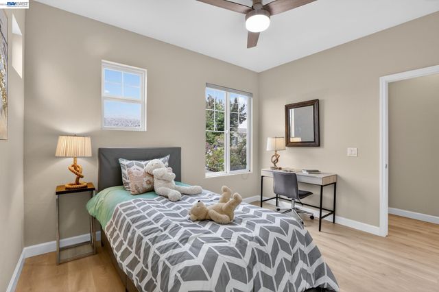 2667 Chocolate St, Pleasanton, CA 94588