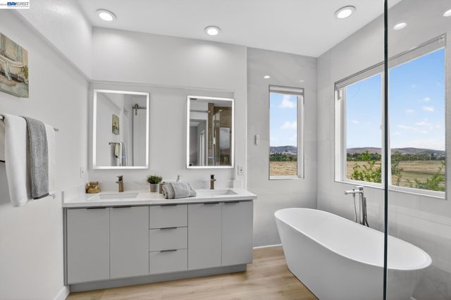 2667 Chocolate St, Pleasanton, CA 94588