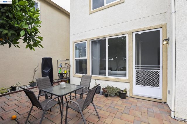 2667 Chocolate St, Pleasanton, CA 94588