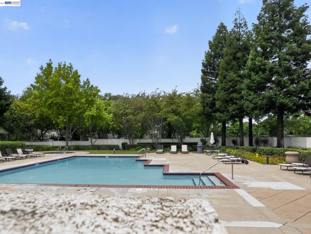2667 Chocolate St, Pleasanton, CA 94588