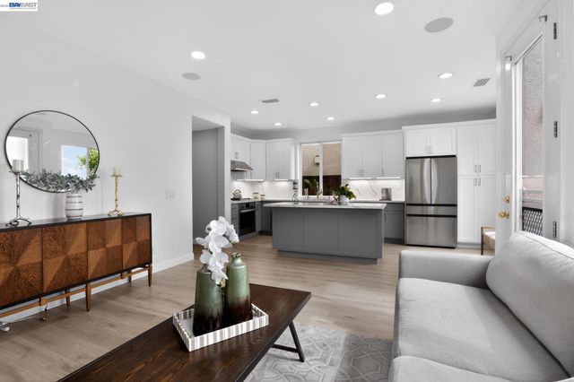 2667 Chocolate St, Pleasanton, CA 94588
