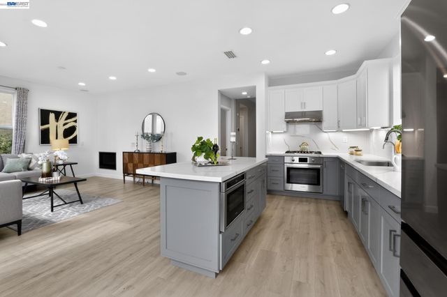 2667 Chocolate St, Pleasanton, CA 94588