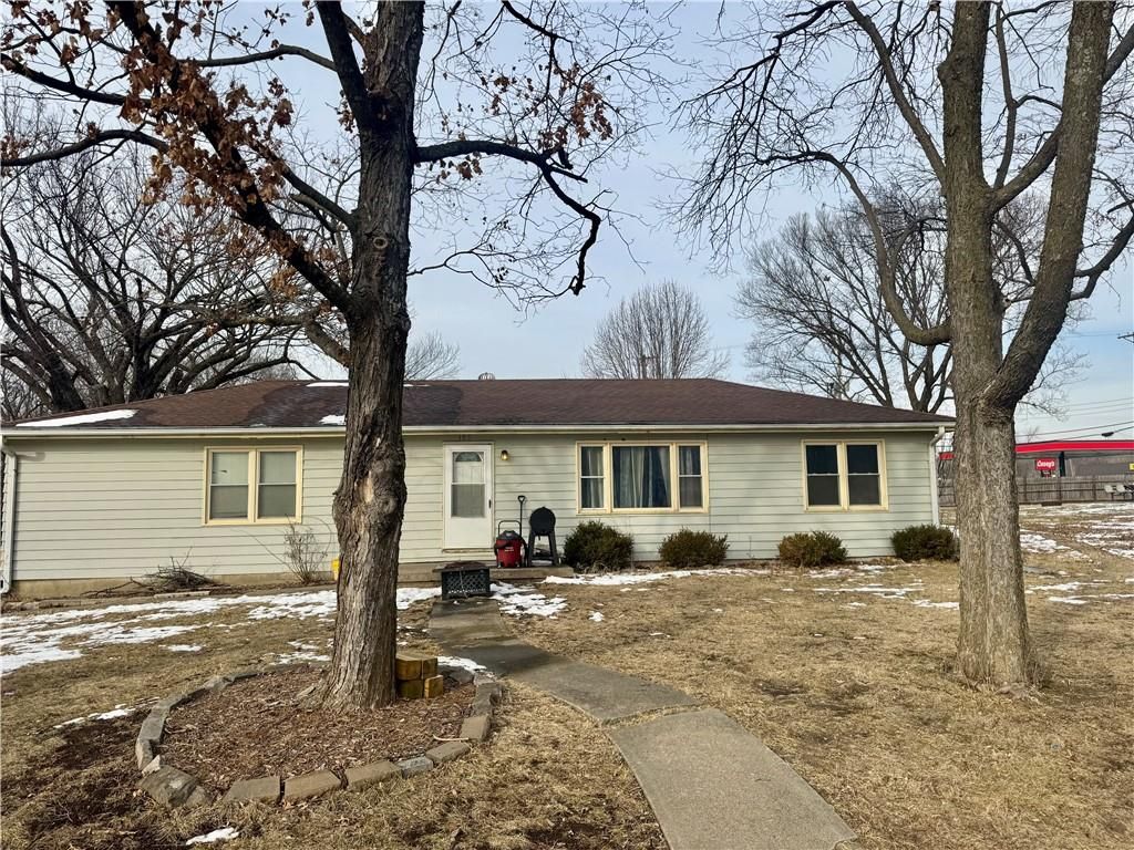 107 E Maple Street, Drexel, MO 64742