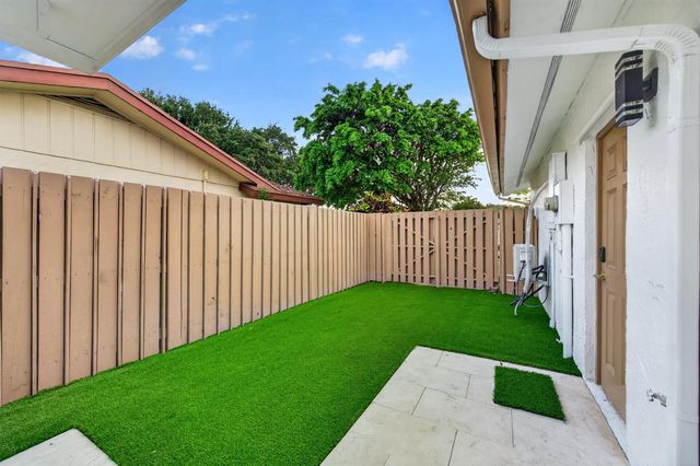 3088 NW 26th Avenue, Boca Raton, FL 33434