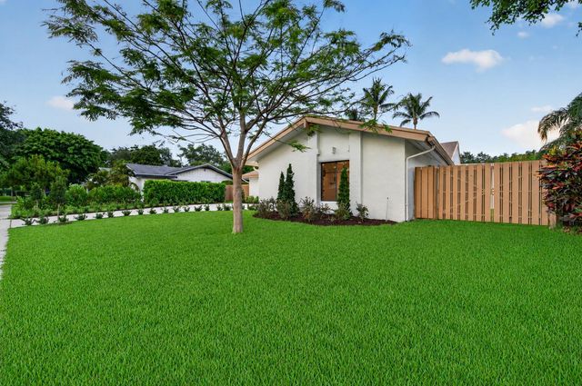 3088 NW 26th Avenue, Boca Raton, FL 33434