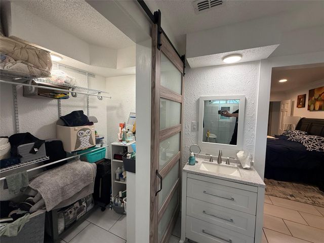 1031 Richelieu Lane, Houston, TX 77018