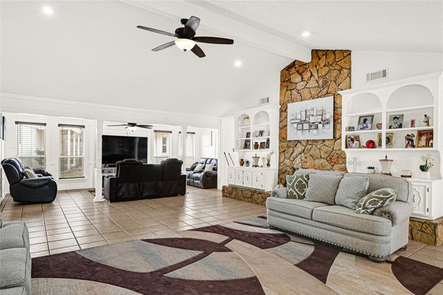 1031 Richelieu Lane, Houston, TX 77018