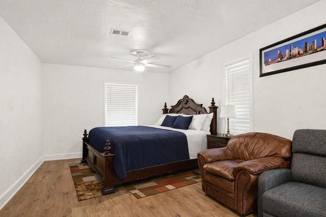 1031 Richelieu Lane, Houston, TX 77018