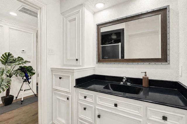 1031 Richelieu Lane, Houston, TX 77018