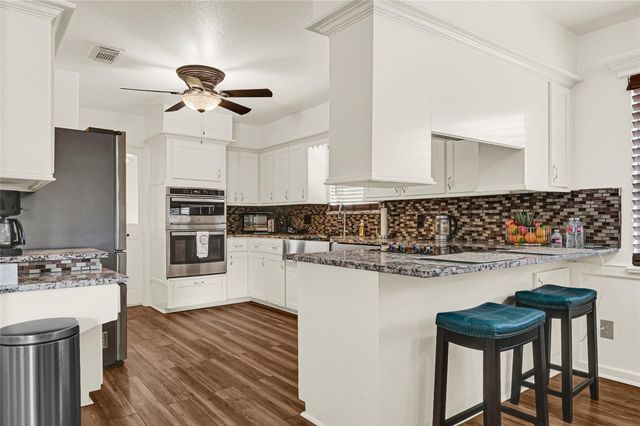 1031 Richelieu Lane, Houston, TX 77018