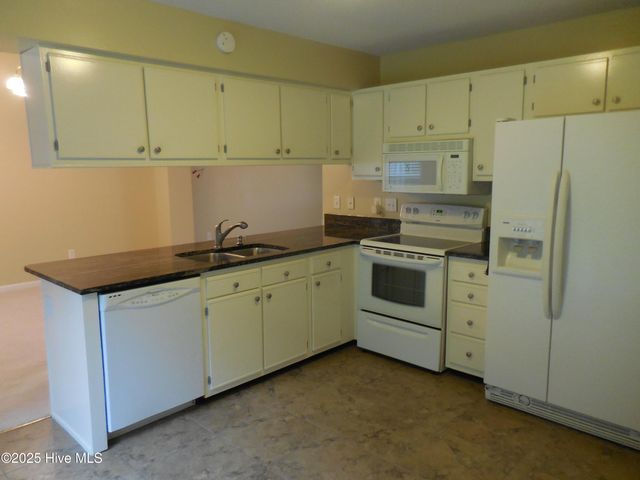 344 Winners Circle, Jacksonville, NC 28546