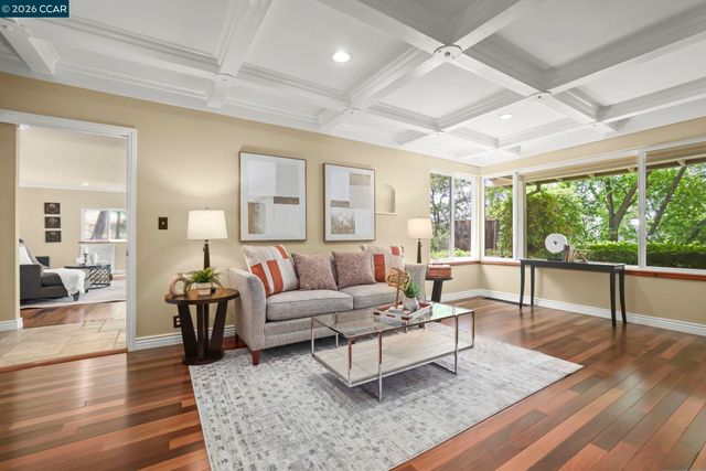 205 Summit Rd, Walnut Creek, CA 94598