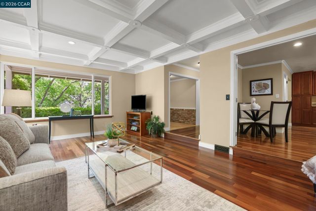 205 Summit Rd, Walnut Creek, CA 94598