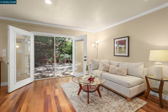 205 Summit Rd, Walnut Creek, CA 94598