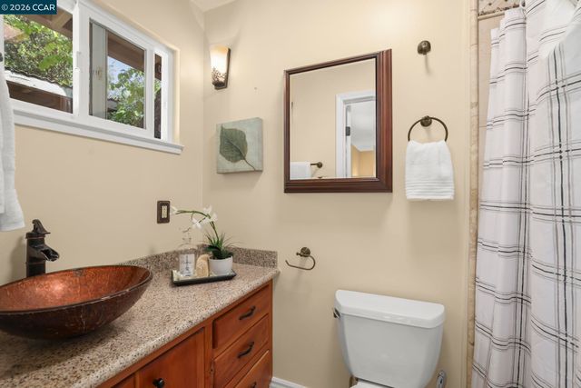 205 Summit Rd, Walnut Creek, CA 94598