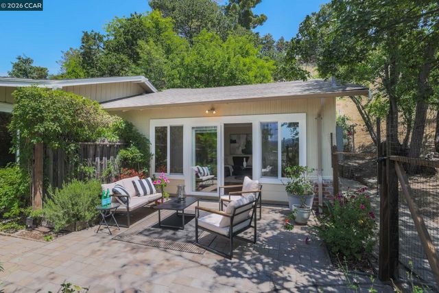 205 Summit Rd, Walnut Creek, CA 94598