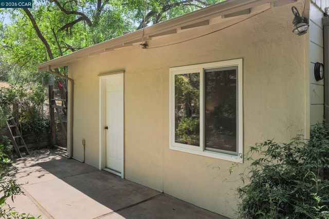 205 Summit Rd, Walnut Creek, CA 94598