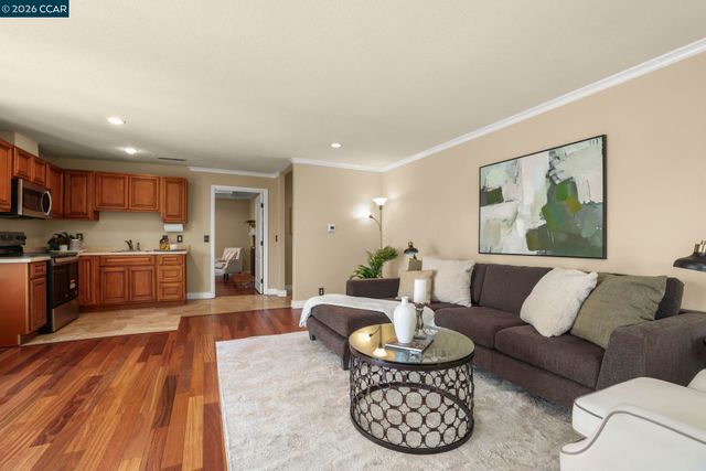 205 Summit Rd, Walnut Creek, CA 94598