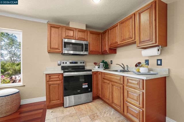 205 Summit Rd, Walnut Creek, CA 94598