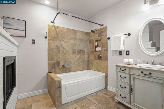 205 Summit Rd, Walnut Creek, CA 94598