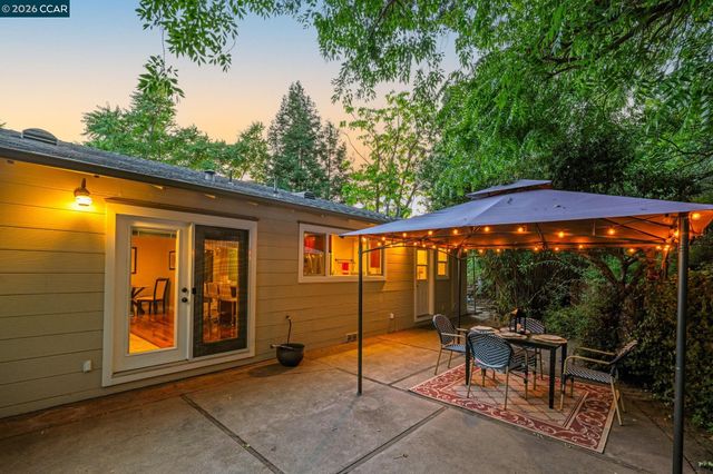 205 Summit Rd, Walnut Creek, CA 94598