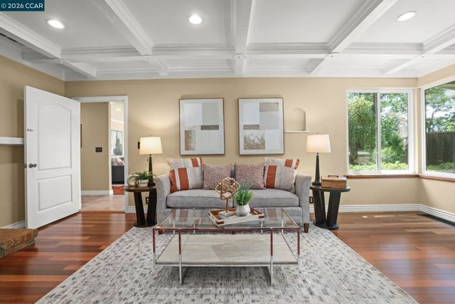 205 Summit Rd, Walnut Creek, CA 94598