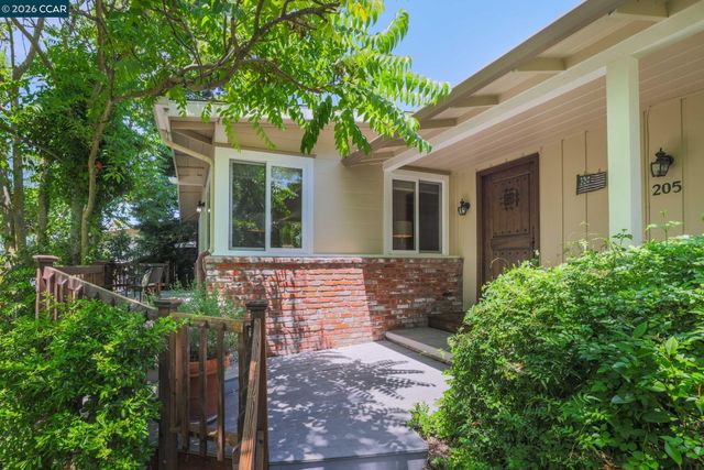205 Summit Rd, Walnut Creek, CA 94598
