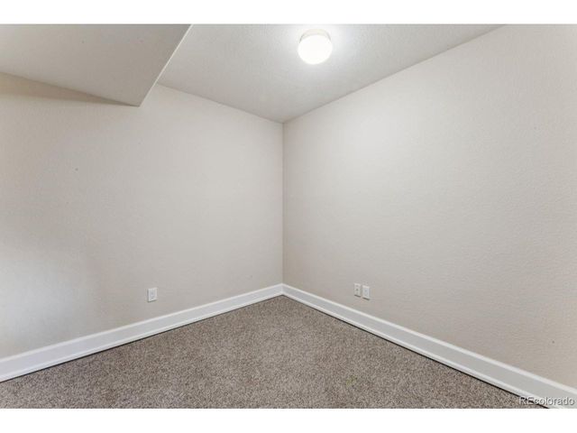 5900 S Wolff Ct, Littleton, CO 80123