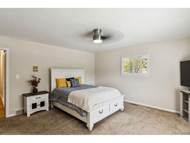 5900 S Wolff Ct, Littleton, CO 80123
