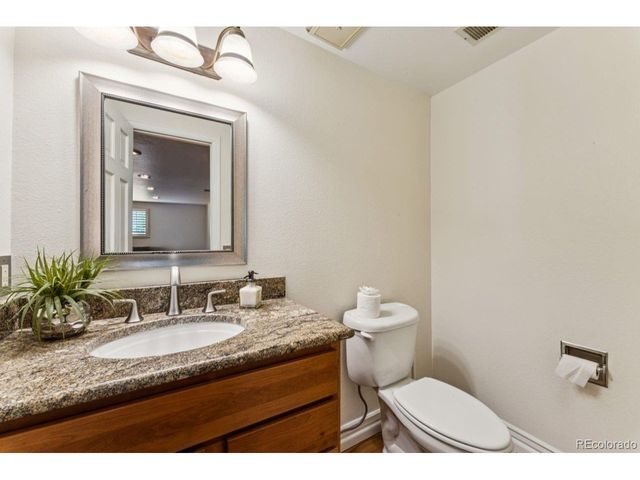 5900 S Wolff Ct, Littleton, CO 80123