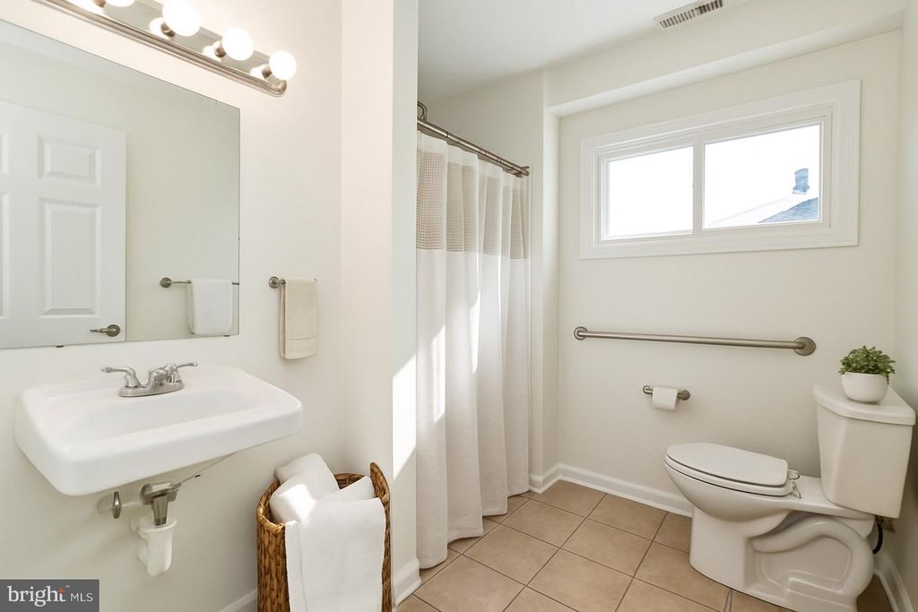 2608 BURRIDGE RD, Parkville, MD 21234