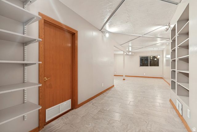 2457 S SCENIC DR, Salt Lake City, UT 84109