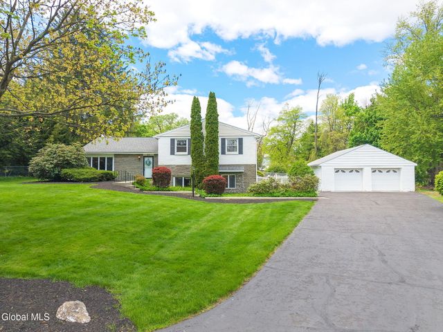 23 Fernwood Drive, Colonie, NY 12211