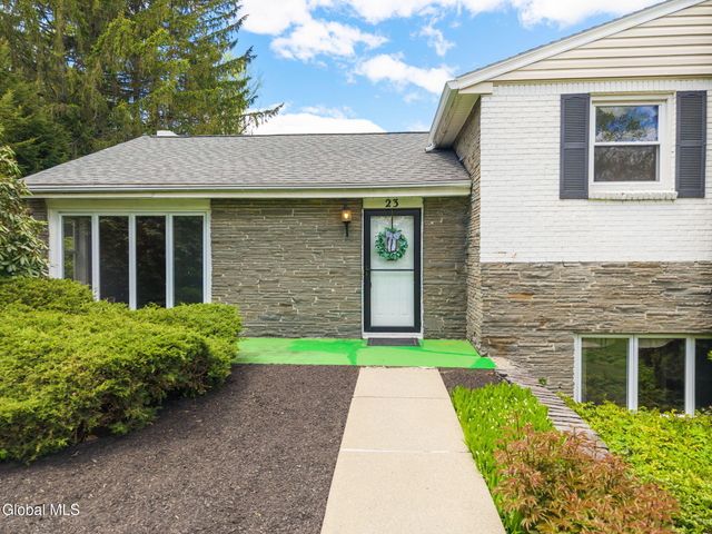 23 Fernwood Drive, Colonie, NY 12211